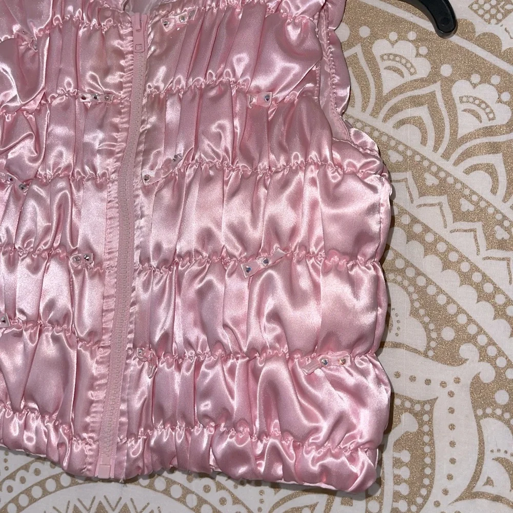 “KIDS HEADQUARTERS” GIRLS PINK ZIP-UP PUFFER VEST WITH BOWS & RHINESTONES SIZE 5 - Picture 3 of 6